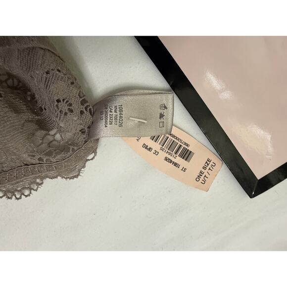 NWT Victoria’s Secret Vintage V-String Thong Panty Taupe with Silver Shimmer O/S - Picture 3 of 3